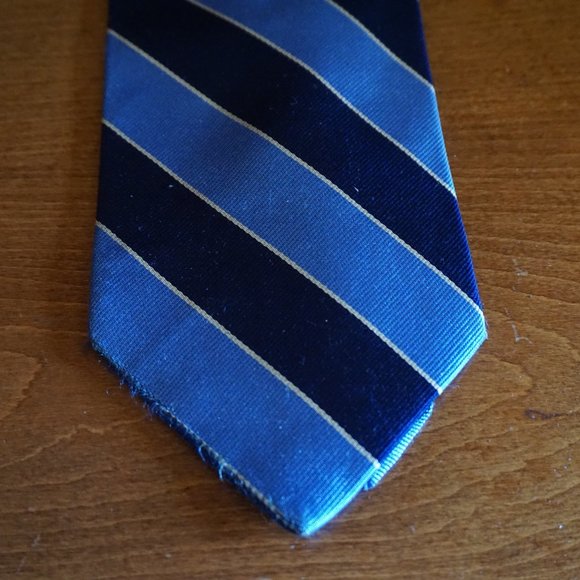 Brooks Brothers Tie - Picture 4 of 4
